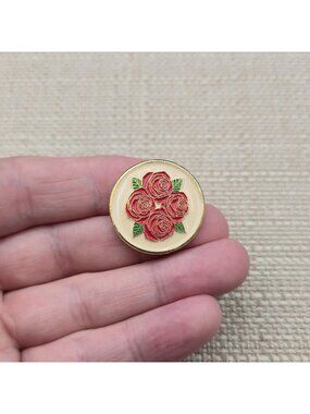 Vintage Round Cream Enamel Red Rose Bouquet Floral Gold Tone Pin A8195